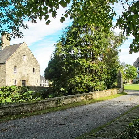 Holiday Le Chateau - Aux400 Auxais